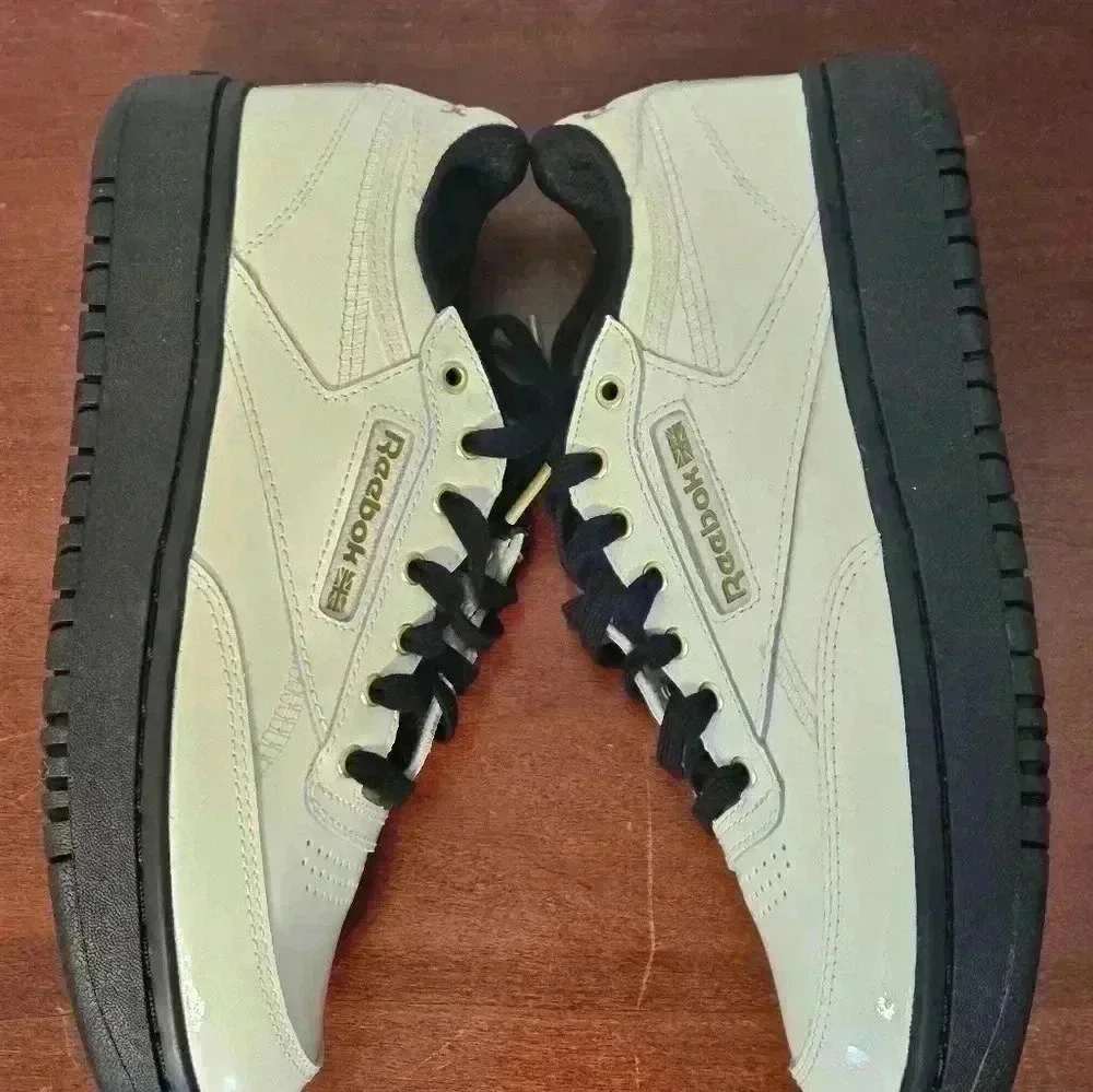 REEBOK  CARDI B CLUB C DOUBLE  SNEAKERS EUC SIZE 8